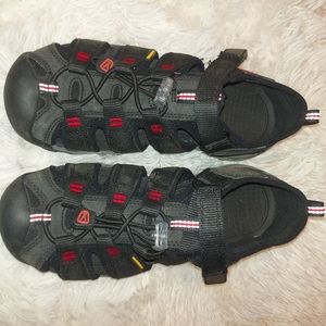 BOYS KEEN SANDALS